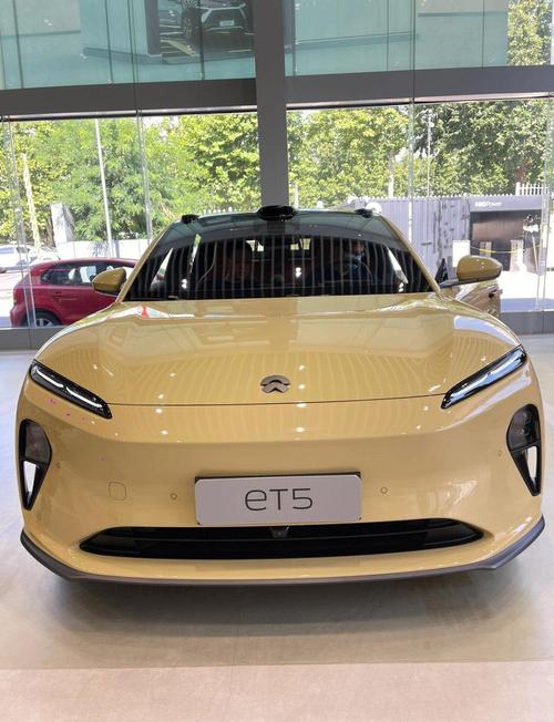 NIO ET5